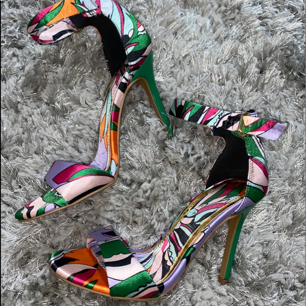 Ankle Strapped Colorful Heel